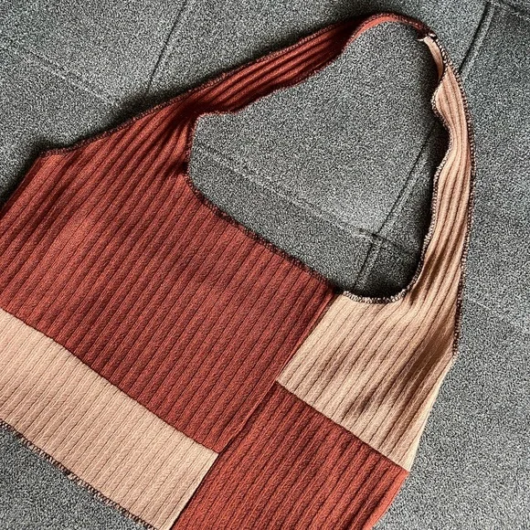 Top - Picture 2 of 2